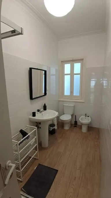 Cozy In Lisbon Apartment